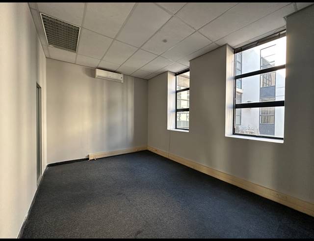 130.70M² OFFICE TO LET IN ECO PARK ESTATE